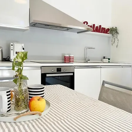 Διαμέρισμα Holihome Wave Living *